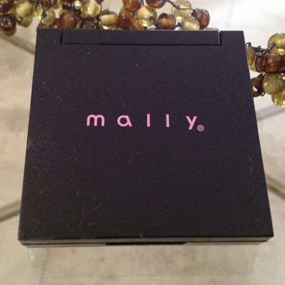 Mally Beauty Open up! Eyeshadow Quad & Gel Waterproof EyeLiner - BRAND NEW - Picture 11 of 12